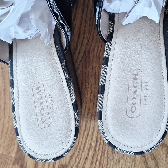 Coach Black Gypsy Signature Patent Wedge Thong Sandals 10b - Picture 7 of 13